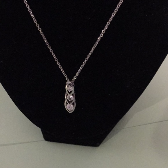 Beautiful necklace jewelry, faux diamonds, 19”* - Picture 2 of 4